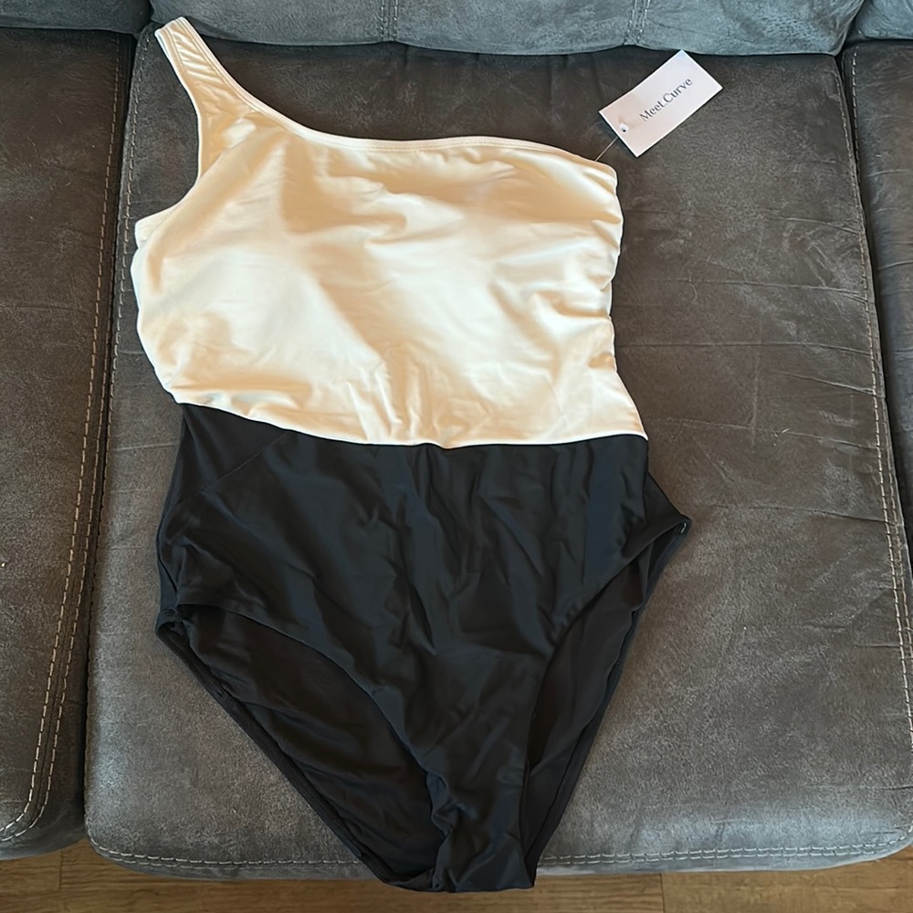 Meet. Curve bathing suit
